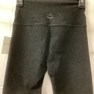Beyond Yoga Womens Darkest Night High Waist Activewear Biker Shorts Size Medium
